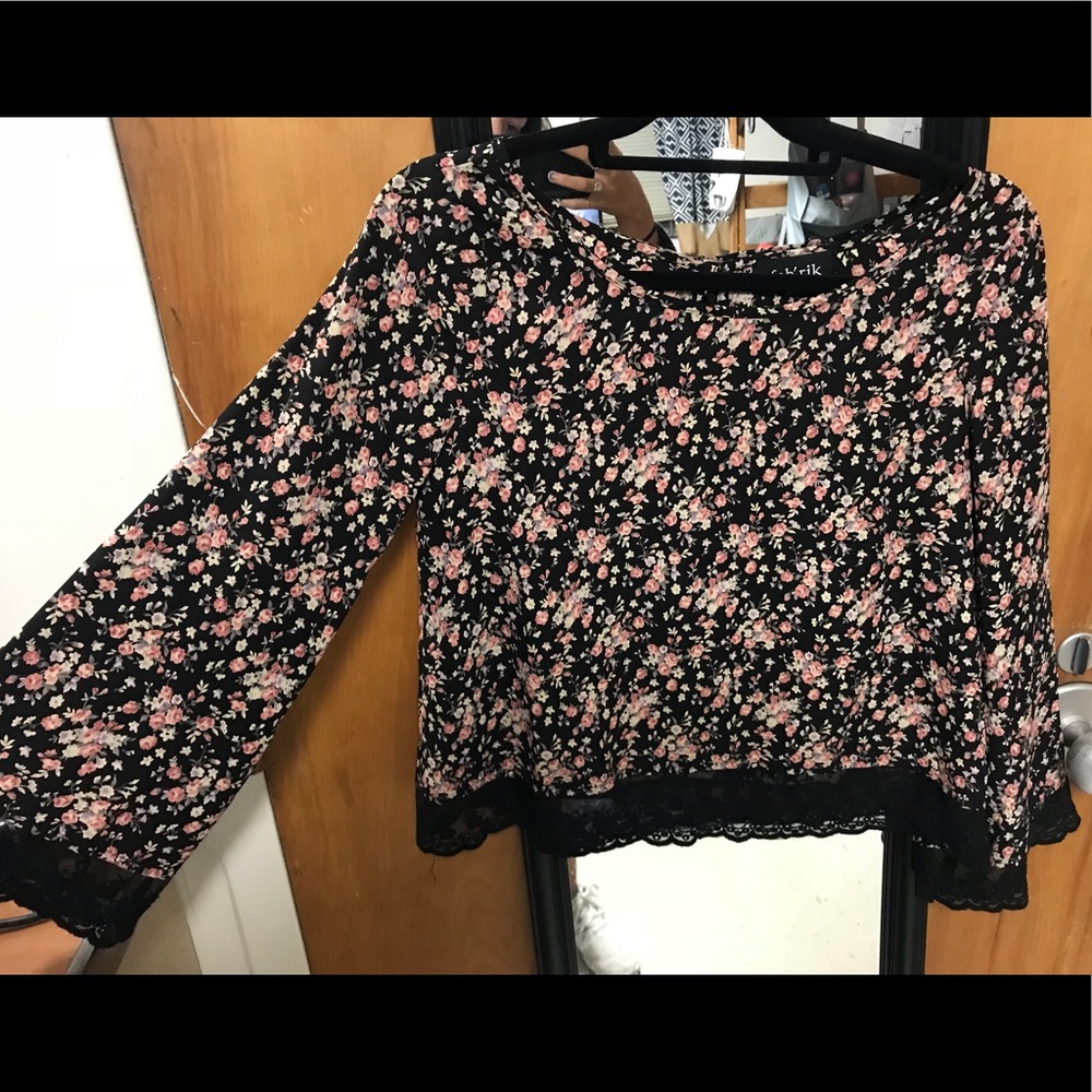 bell sleeve floral & lace shirt!